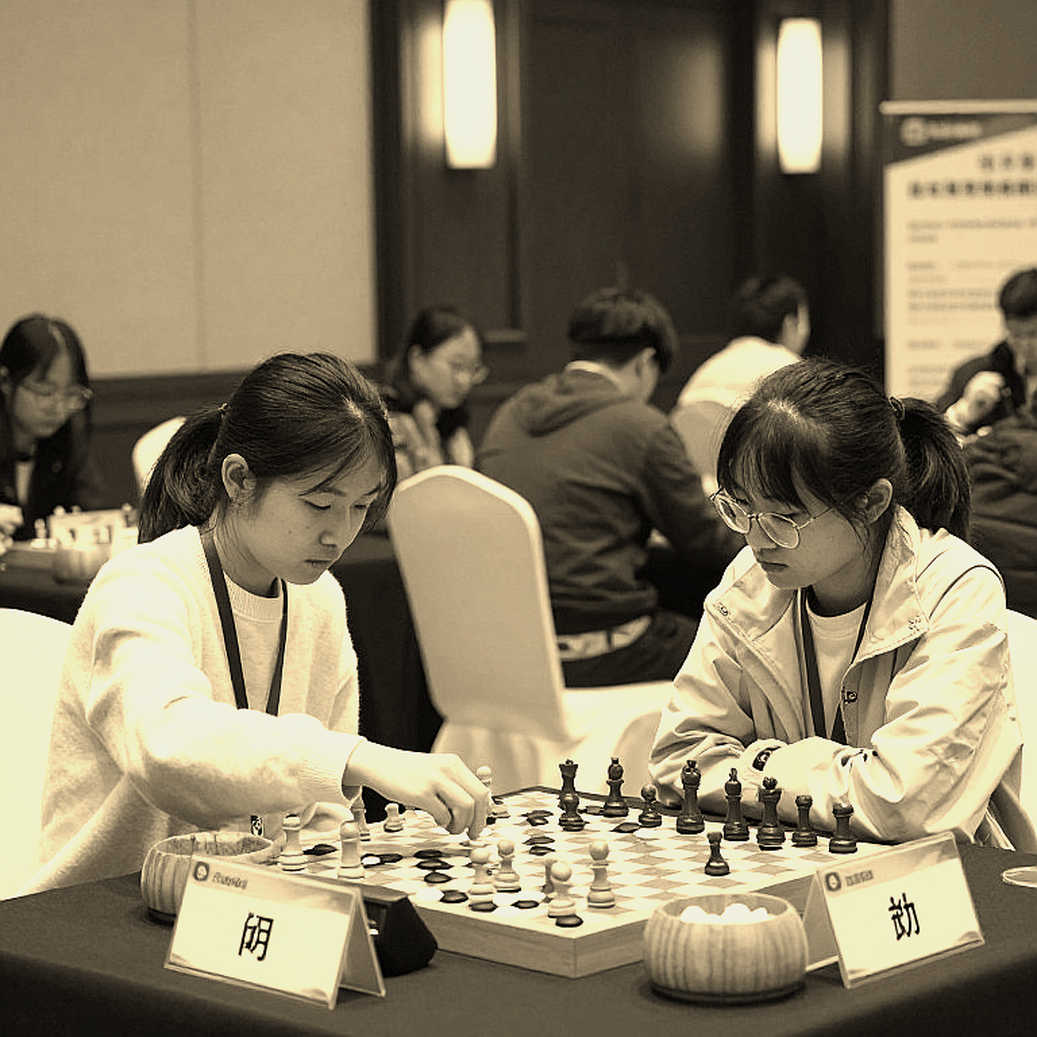 27 Miniatures, 10 Opening Articles and an Ignored Market: The Real Scorecard of ChessBase Magazine #225