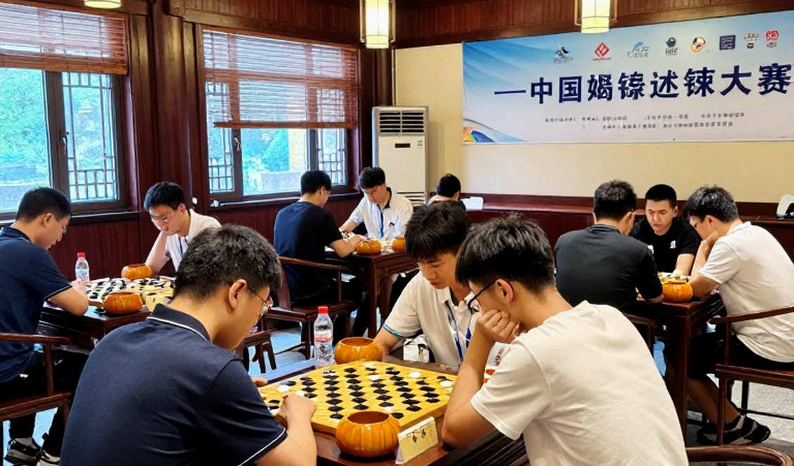 ChessBase Magazine #225: प्राग की 27 मिनीचरें और वह तैयारी-बिल जो कोई सार्वजनिक नहीं करता