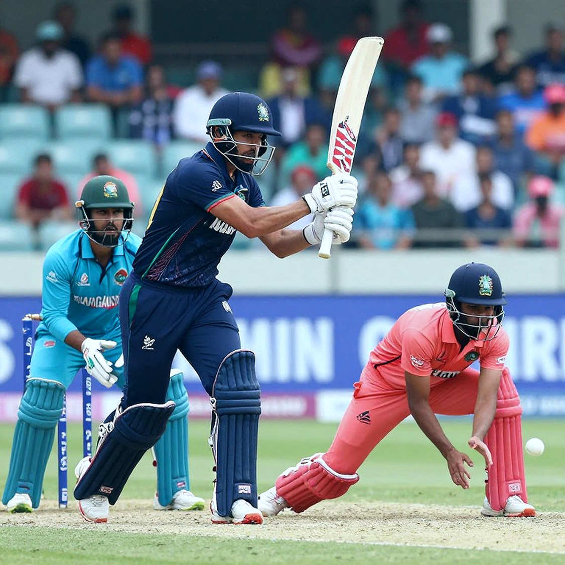 इंग्लैंड U19 पाकिस्तान दौरा: 18 नाम, तीन शहर, और एक खाली हेडिंग जिसमें असली खबर छिपी है इंग्लैंड U19 पाकिस्तान दौरा: 18 नाम, तीन शहर, और एक खाली हेडिंग जिसमें असली खबर छिपी है